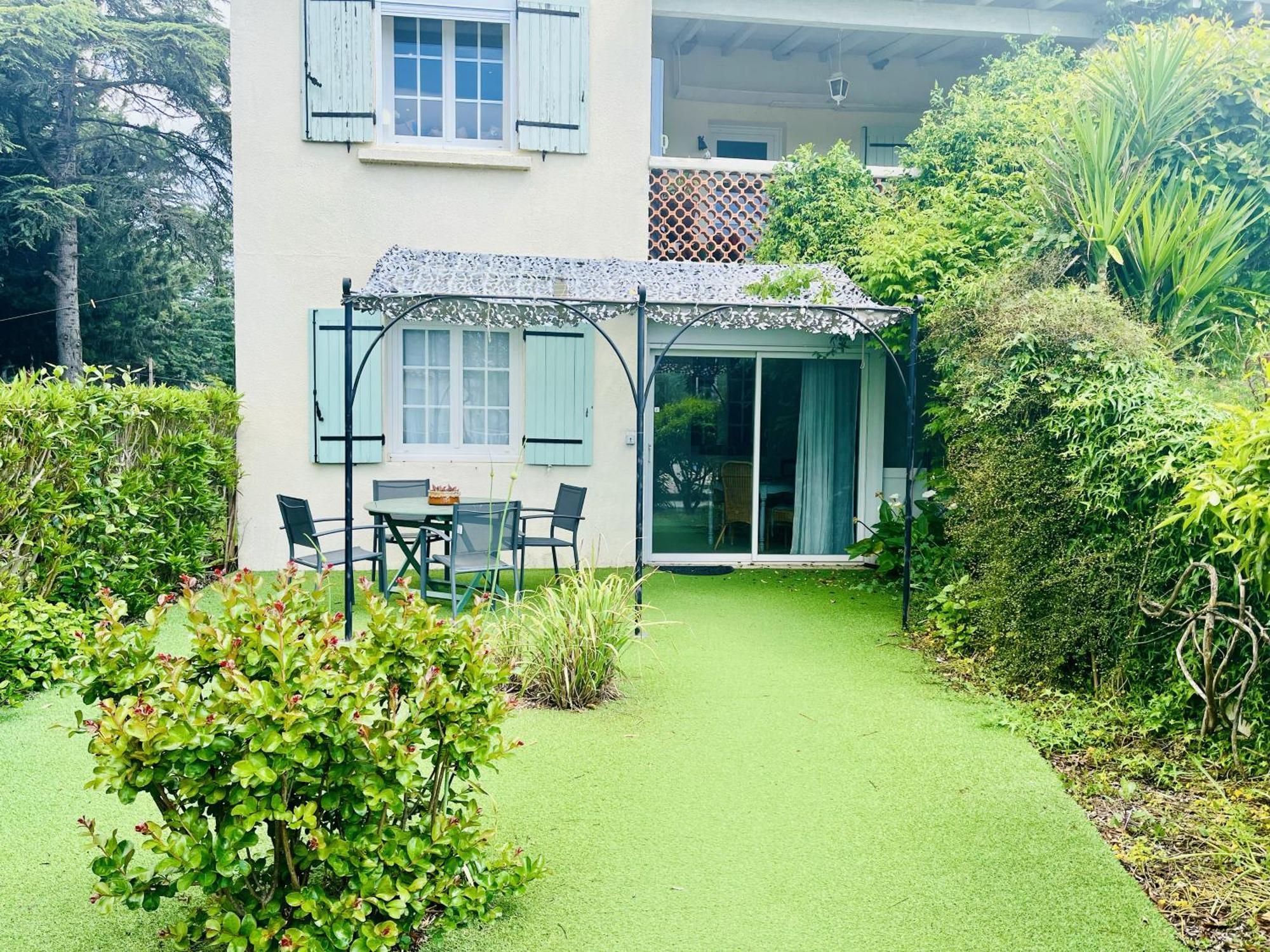 Bed and Breakfast Mas Saint-Ange Lunel  Esterno foto